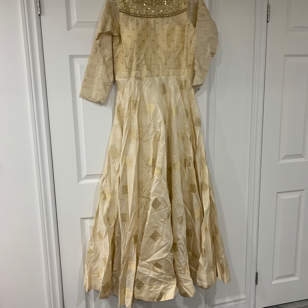 Gown/dress - Picture 4 of 6